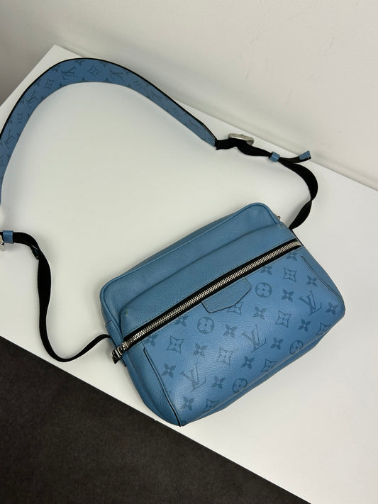 Louis Vuitton Outdoor Messenger