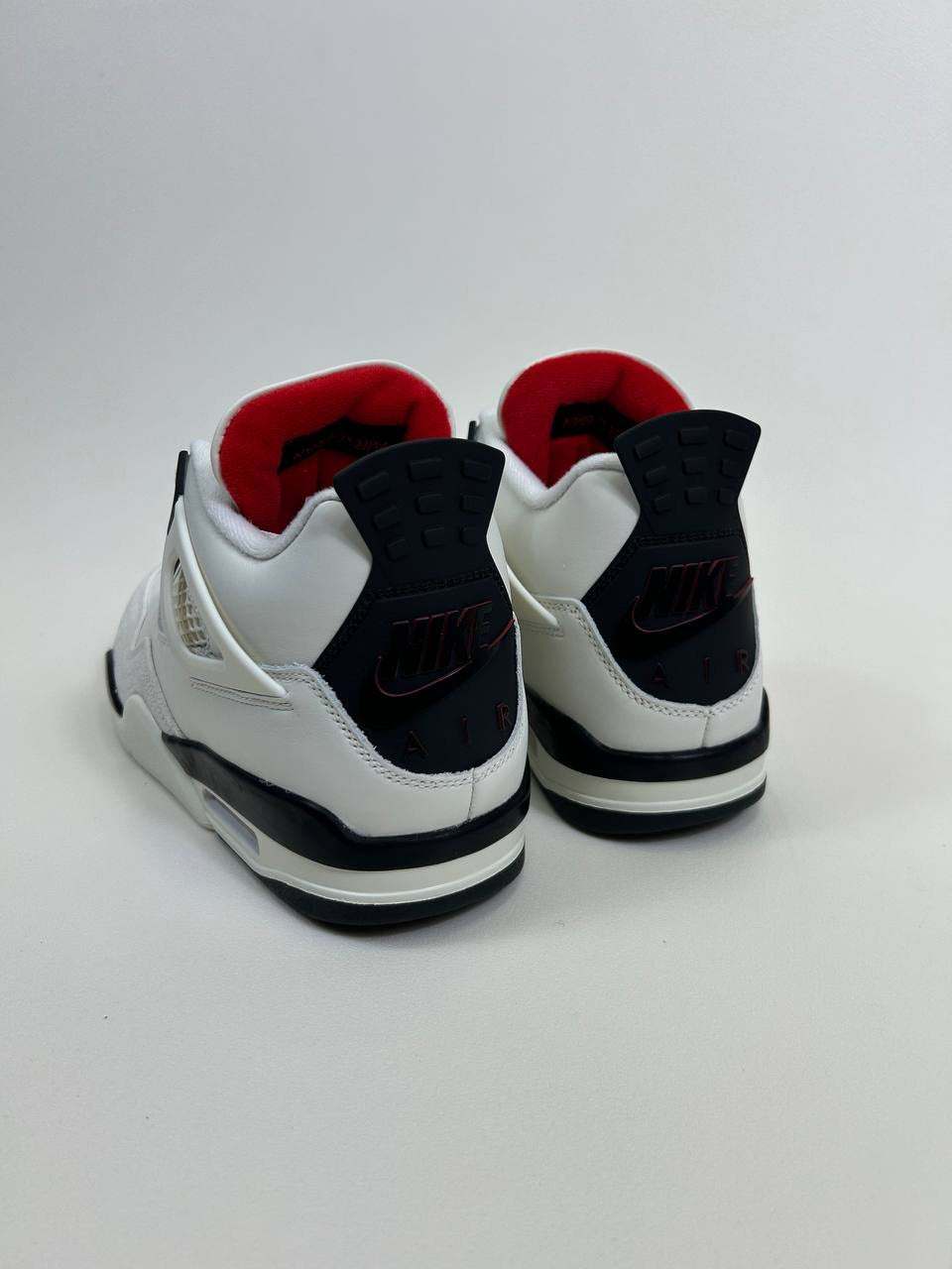 Nike Air Jordan 4 Flight Club