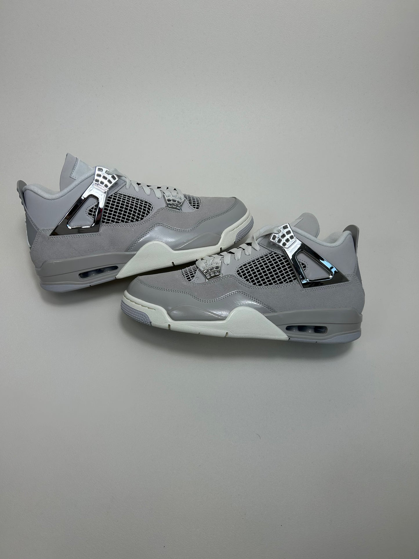 Jordan 4 Frozen Moments