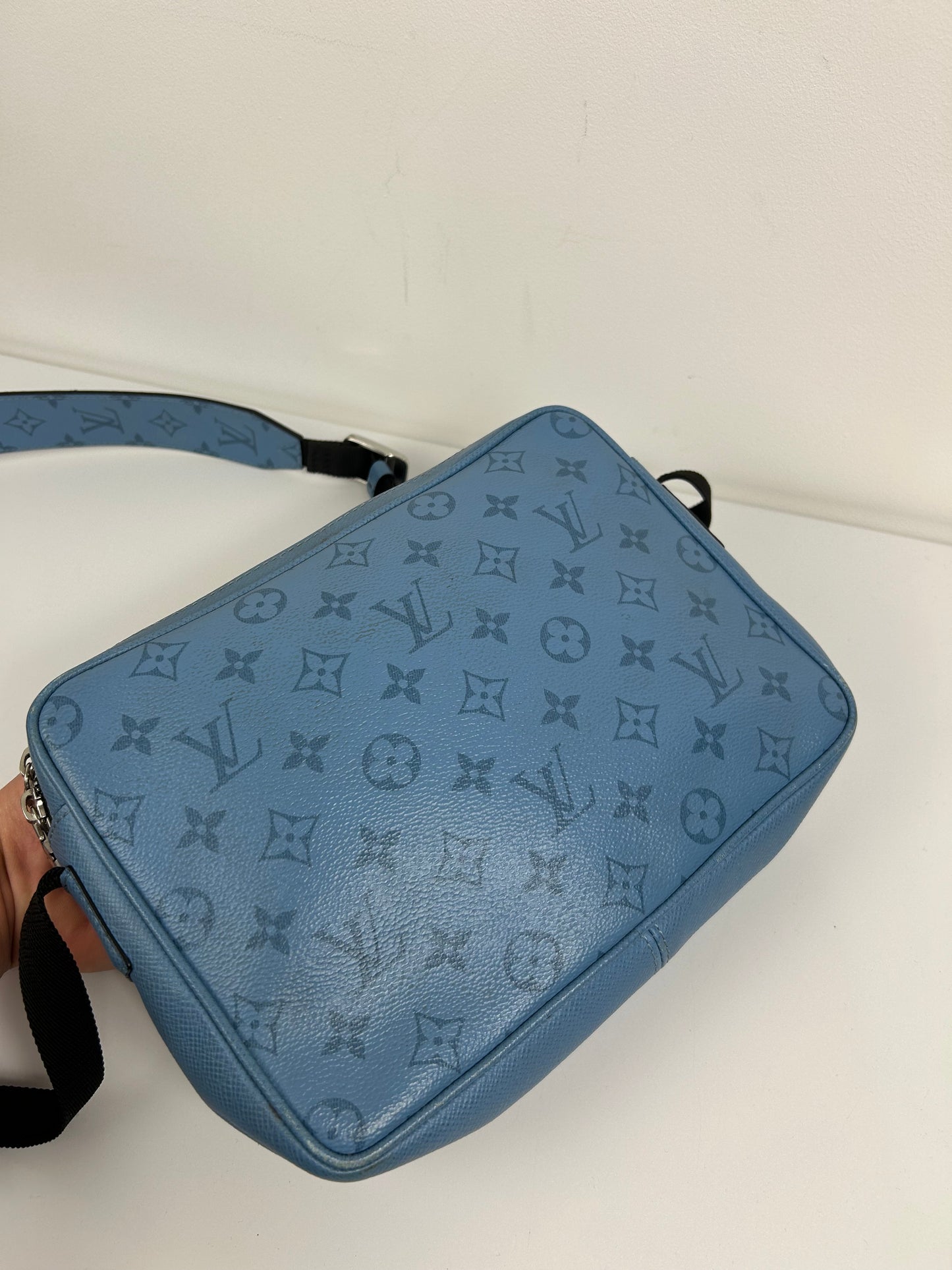 Louis Vuitton Outdoor Messenger