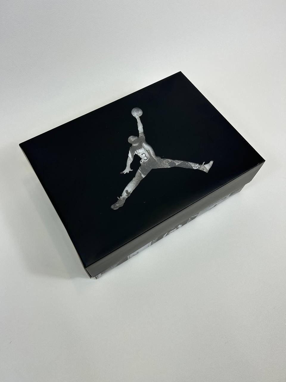 Nike Air Jordan 4 Flight Club