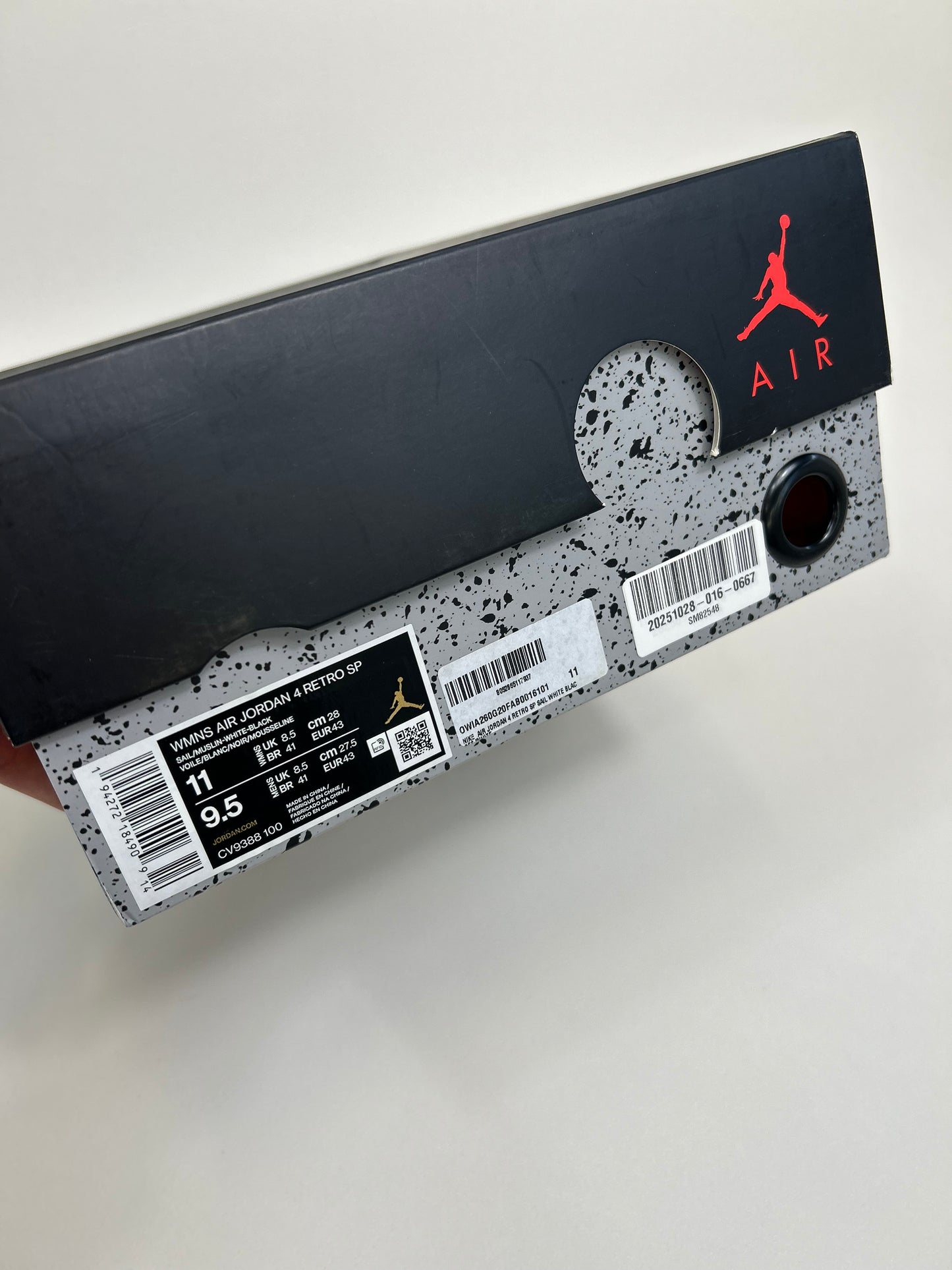 Off-White X Jordan 4 ‘Sail’