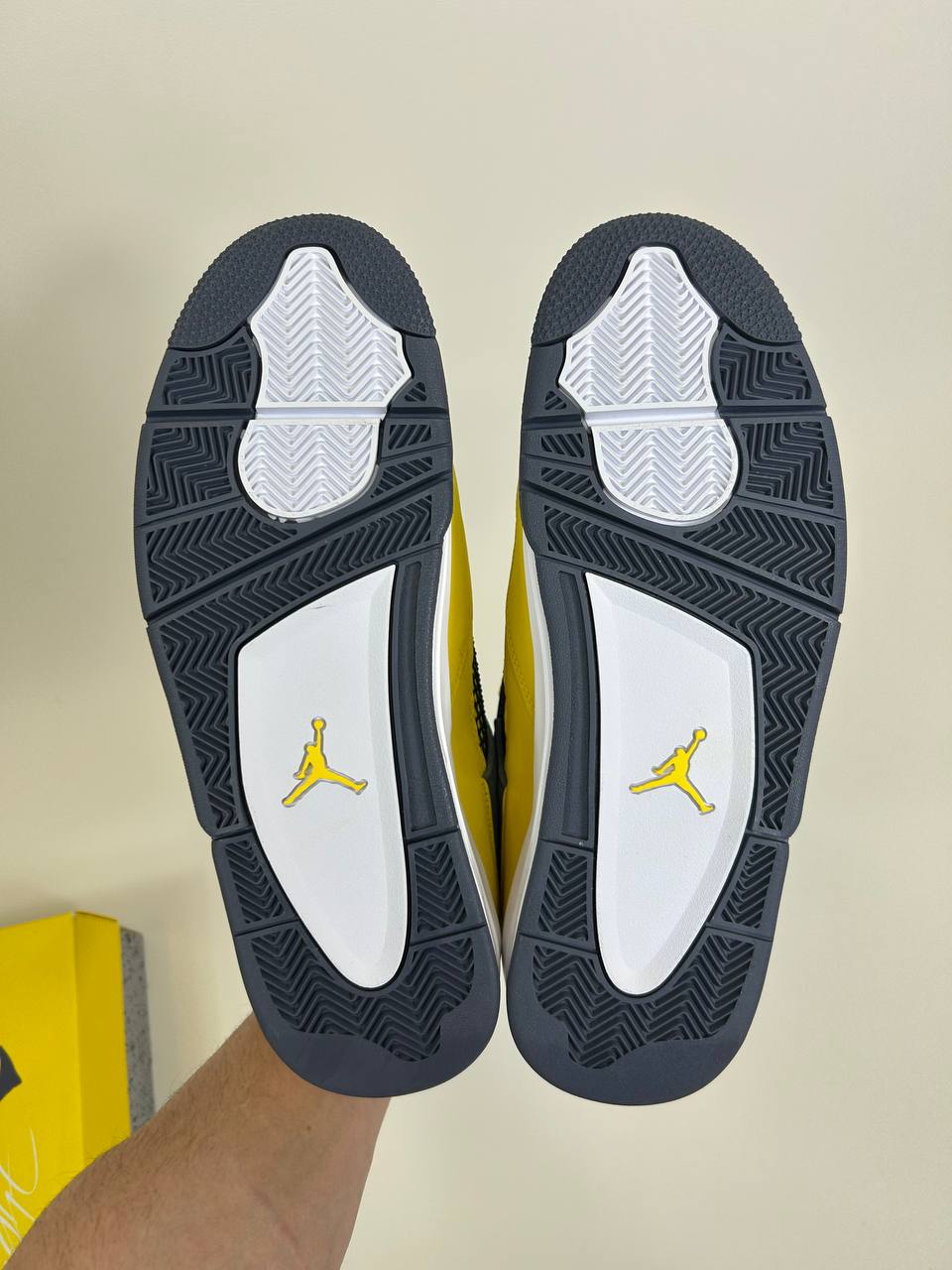Nike Air Jordan 4 Yellow Lightning